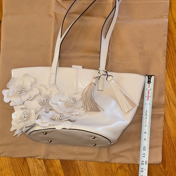 New Patricia Nash Elegant Chalk White Floral Tote Bag - Picture 8 of 9